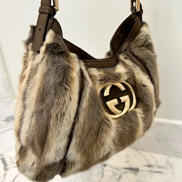 Gucci brit hobo bag in fur - Picture 6 of 13